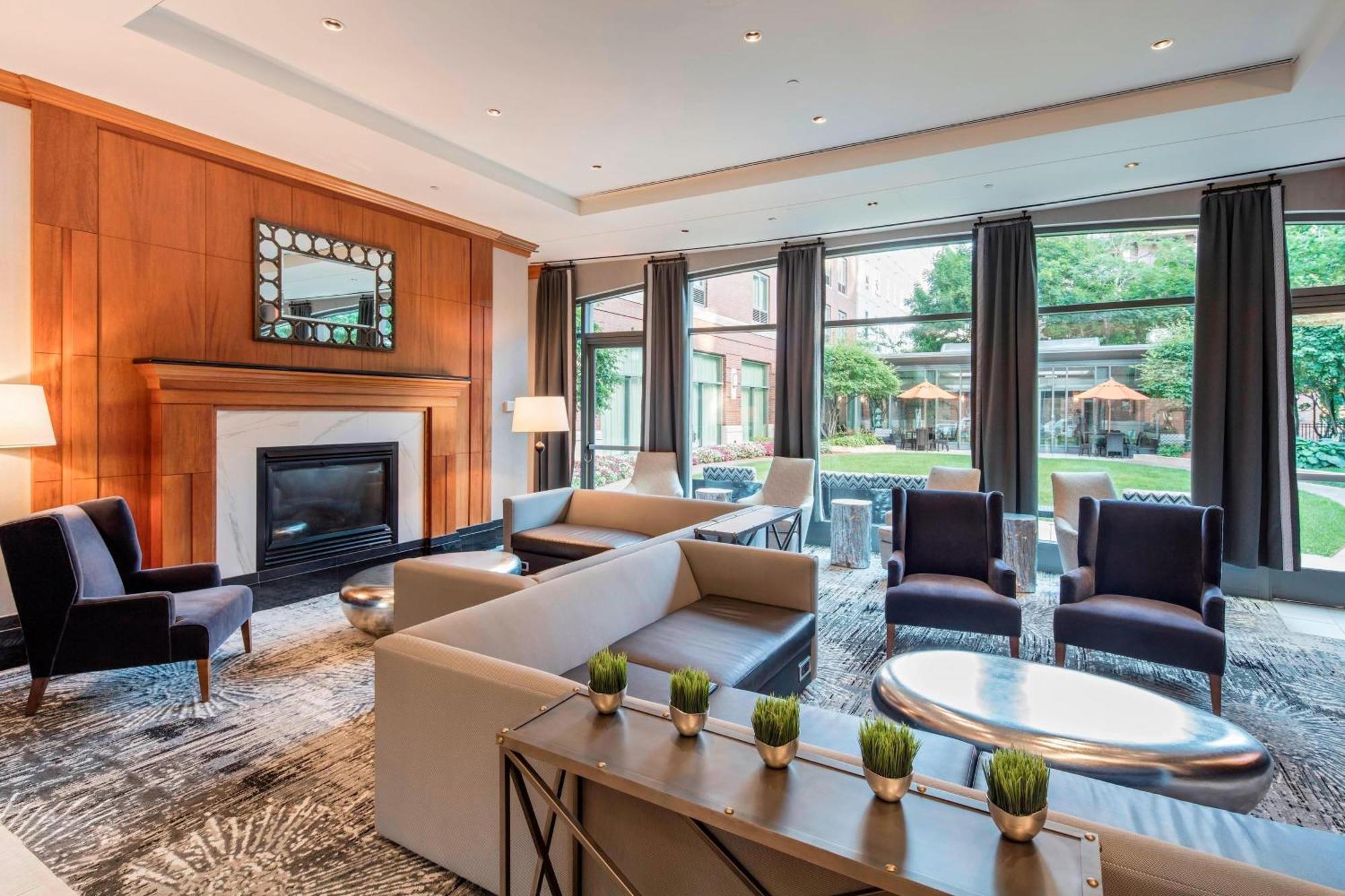 Courtyard By Marriott Boston Brookline Otel Dış mekan fotoğraf