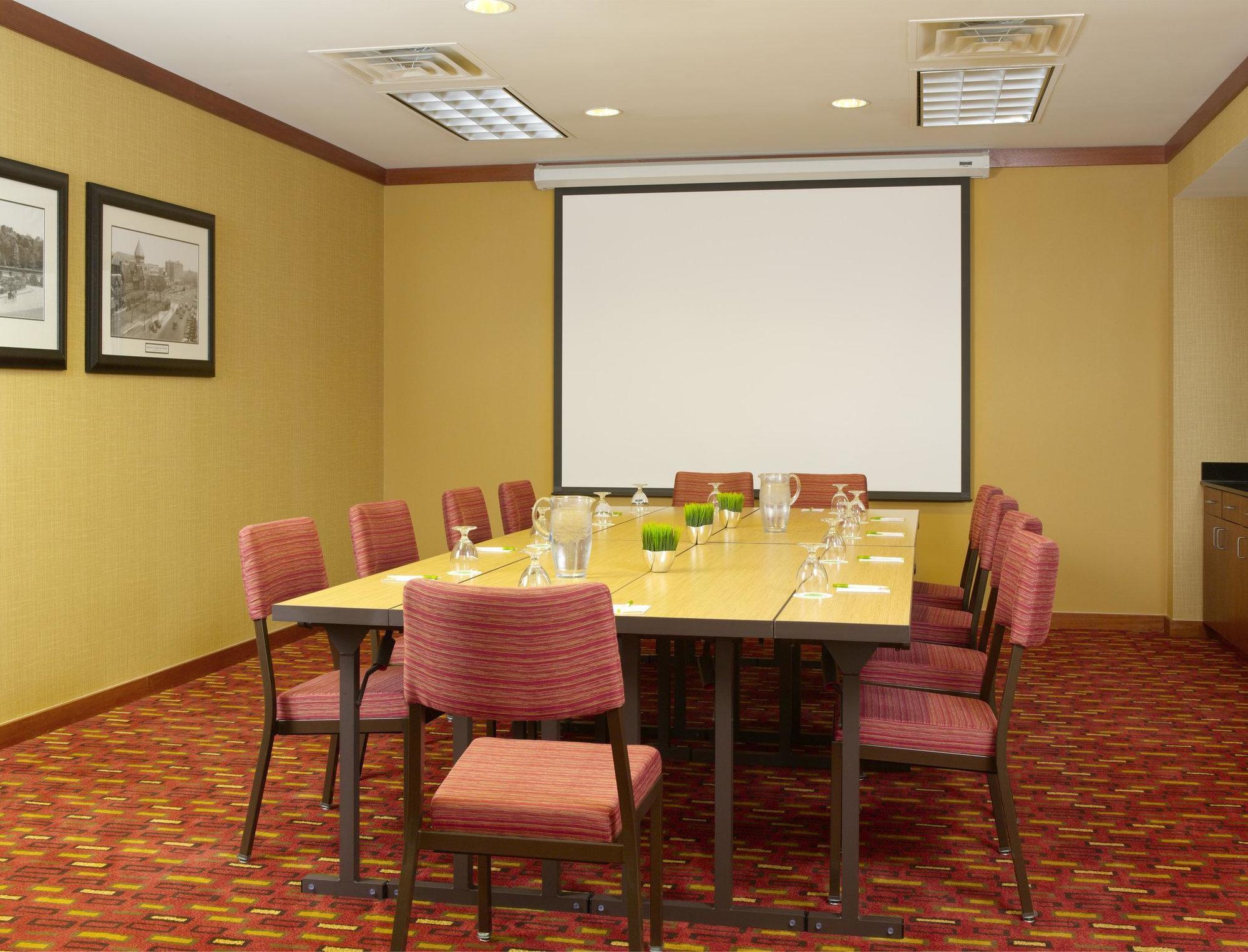 Courtyard By Marriott Boston Brookline Otel Dış mekan fotoğraf