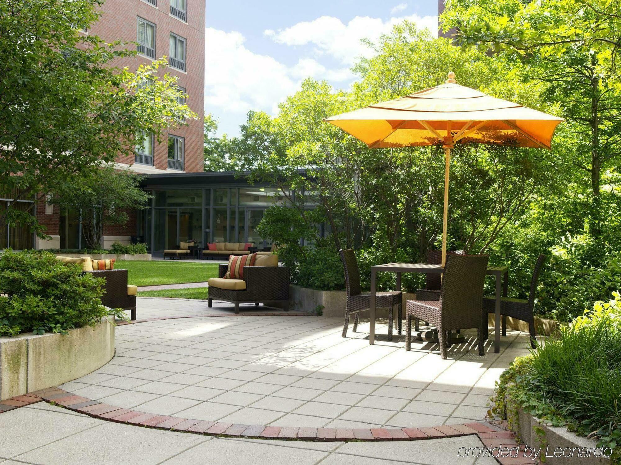 Courtyard By Marriott Boston Brookline Otel Dış mekan fotoğraf
